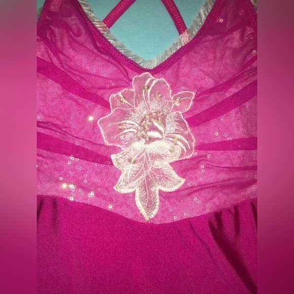 Figure Skating dress 12-14 yo 💓 - Picture 3 of 4